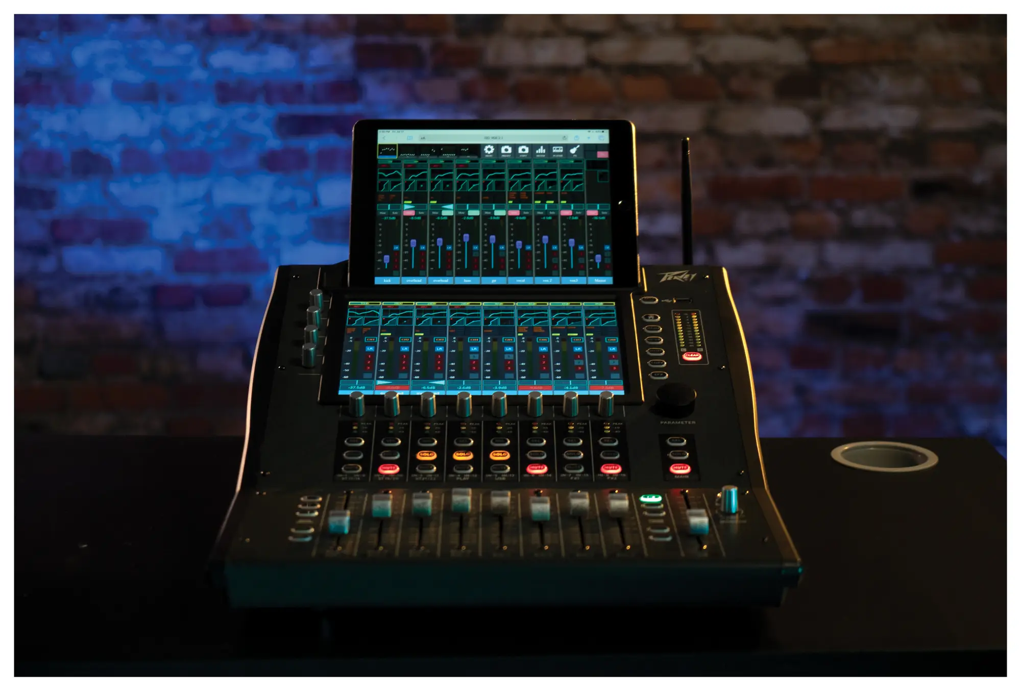 Peavey Aureus 28 - View 3